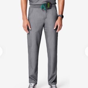 FIGS Men's Axim Cargo Scrub Pants In Graphite